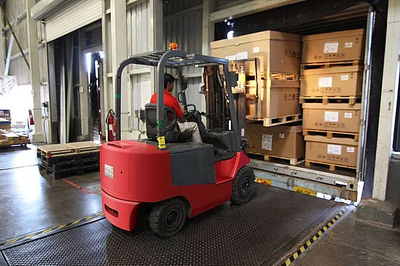 公司物流好助手，租賃叉車就選南君叉車裝卸服務
